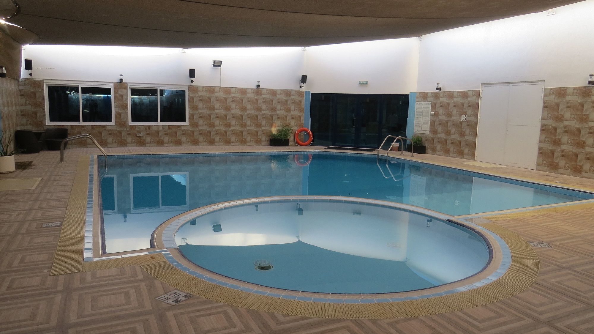 Al Jawhara Hotel Apartments Дубай Экстерьер фото